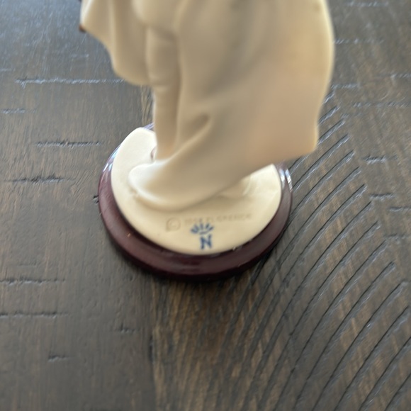 Vintage Giuseppe Armani Capodimonte Porcelain Bride & Groom 5” Tall - Picture 3 of 4